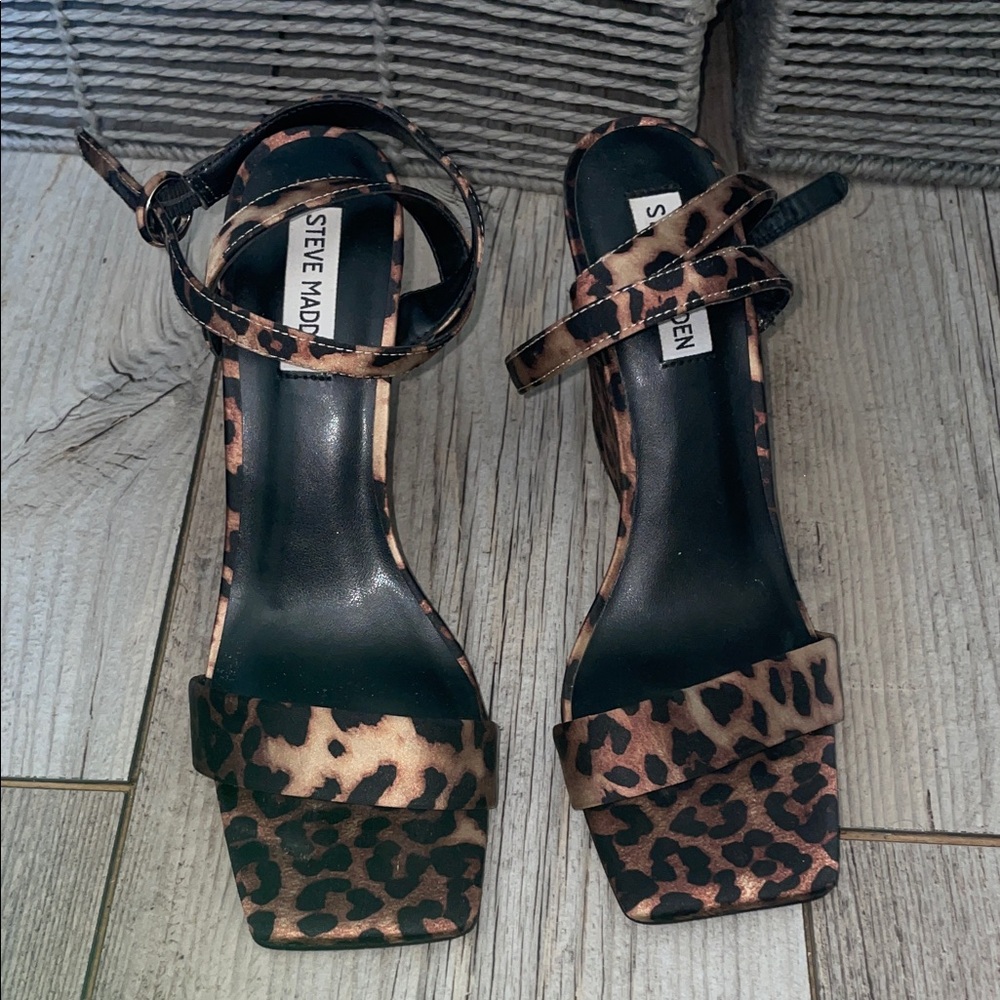 Steve Madden satin square tor sandals